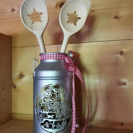 シャレー Rustico Pagrueeg - Swiss Alpine Charm 1-5 Pers *